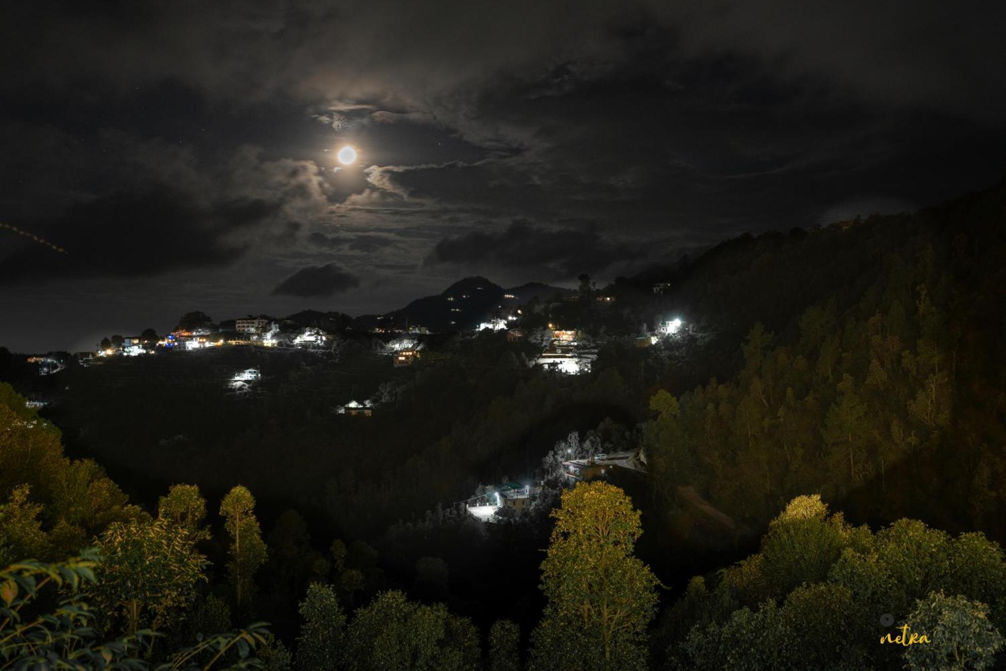 The Rare One'S Mukteshwar - Resort & Cafe Экстерьер фото