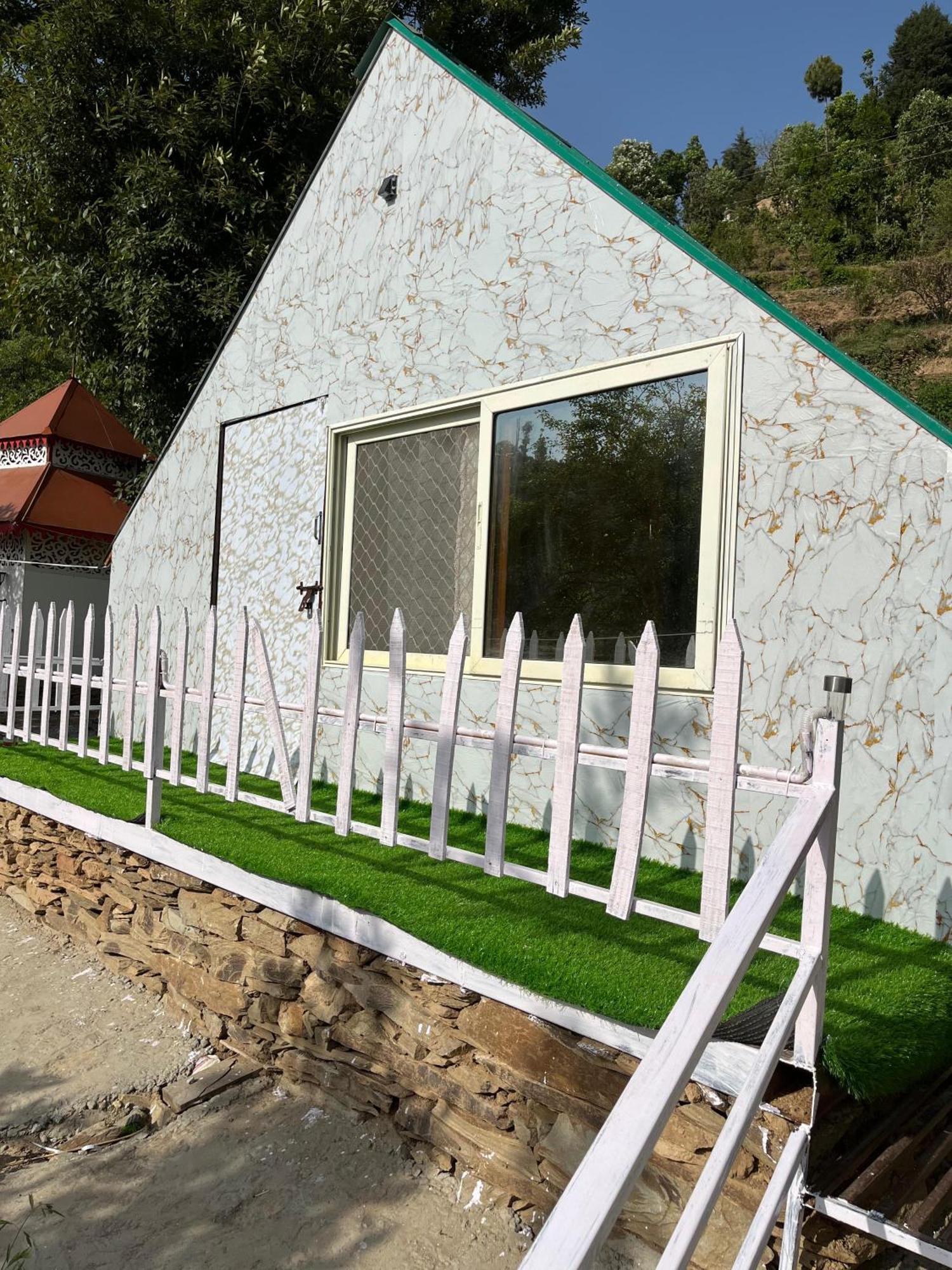 The Rare One'S Mukteshwar - Resort & Cafe Экстерьер фото