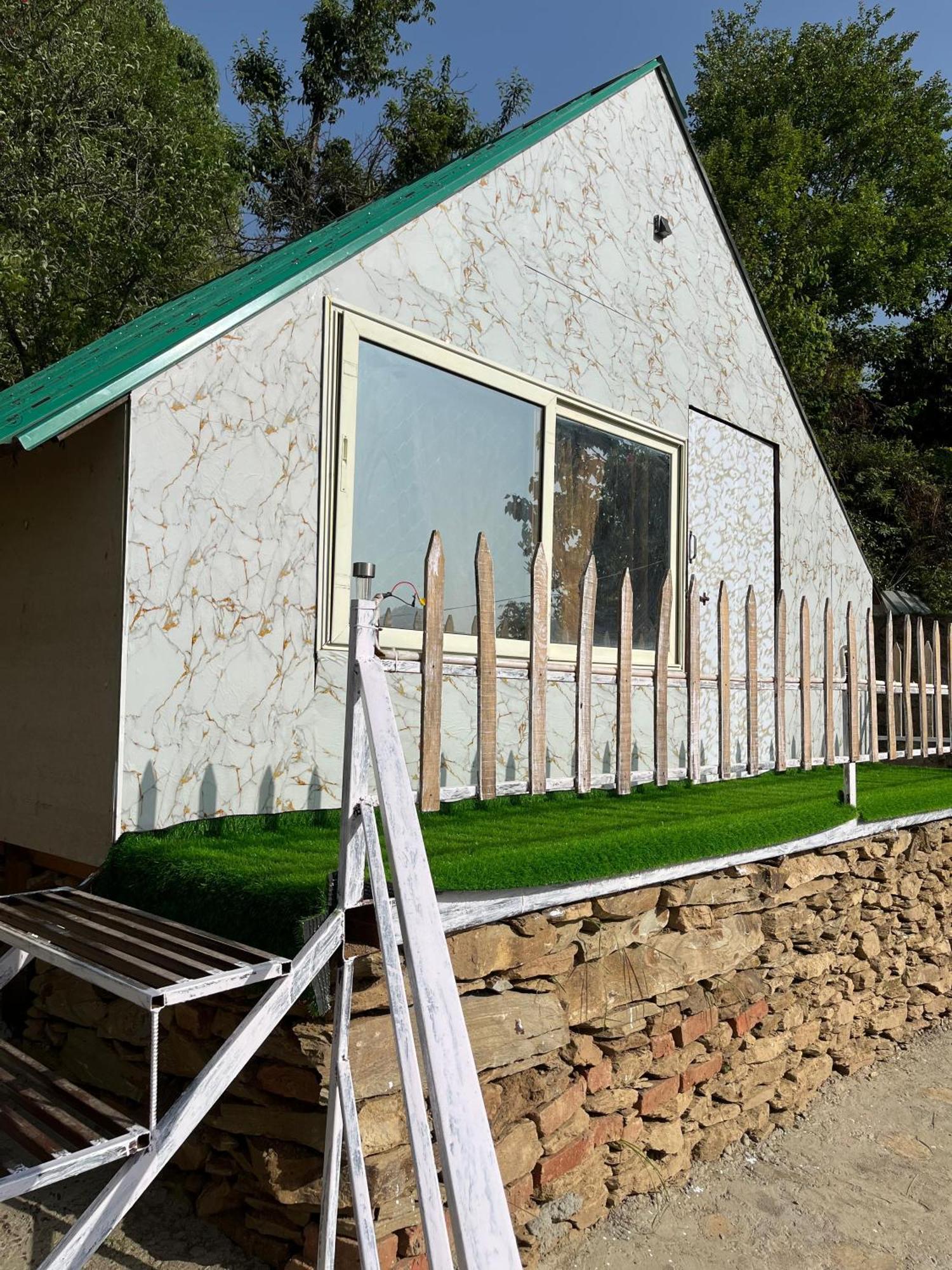 The Rare One'S Mukteshwar - Resort & Cafe Экстерьер фото