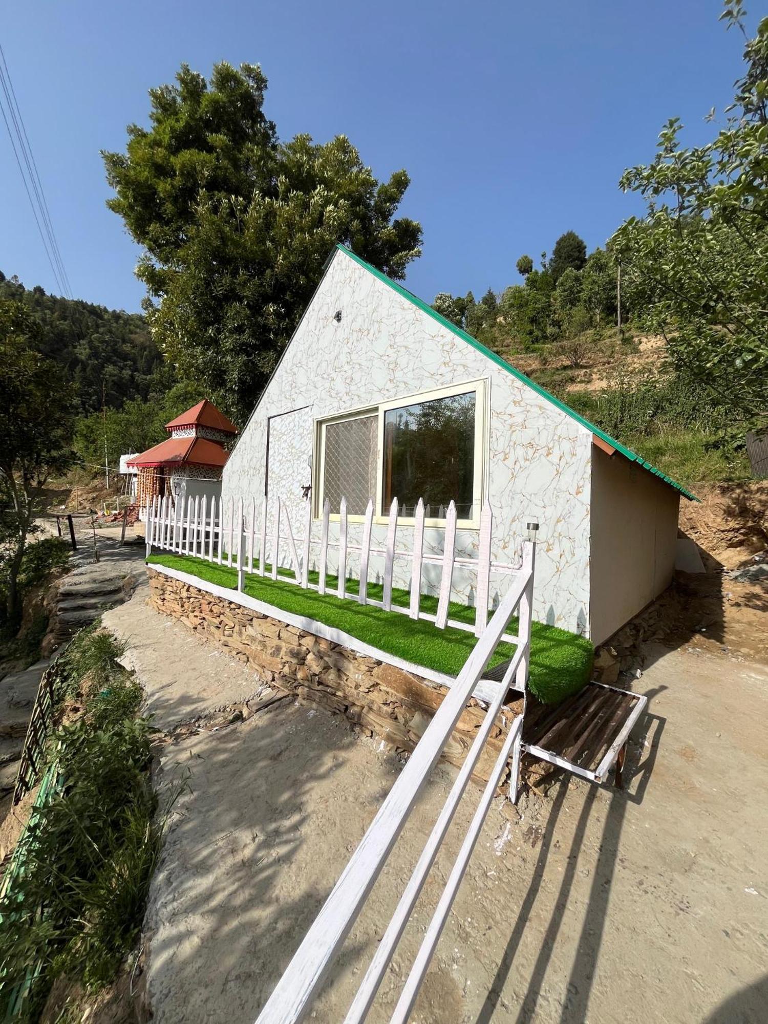 The Rare One'S Mukteshwar - Resort & Cafe Экстерьер фото